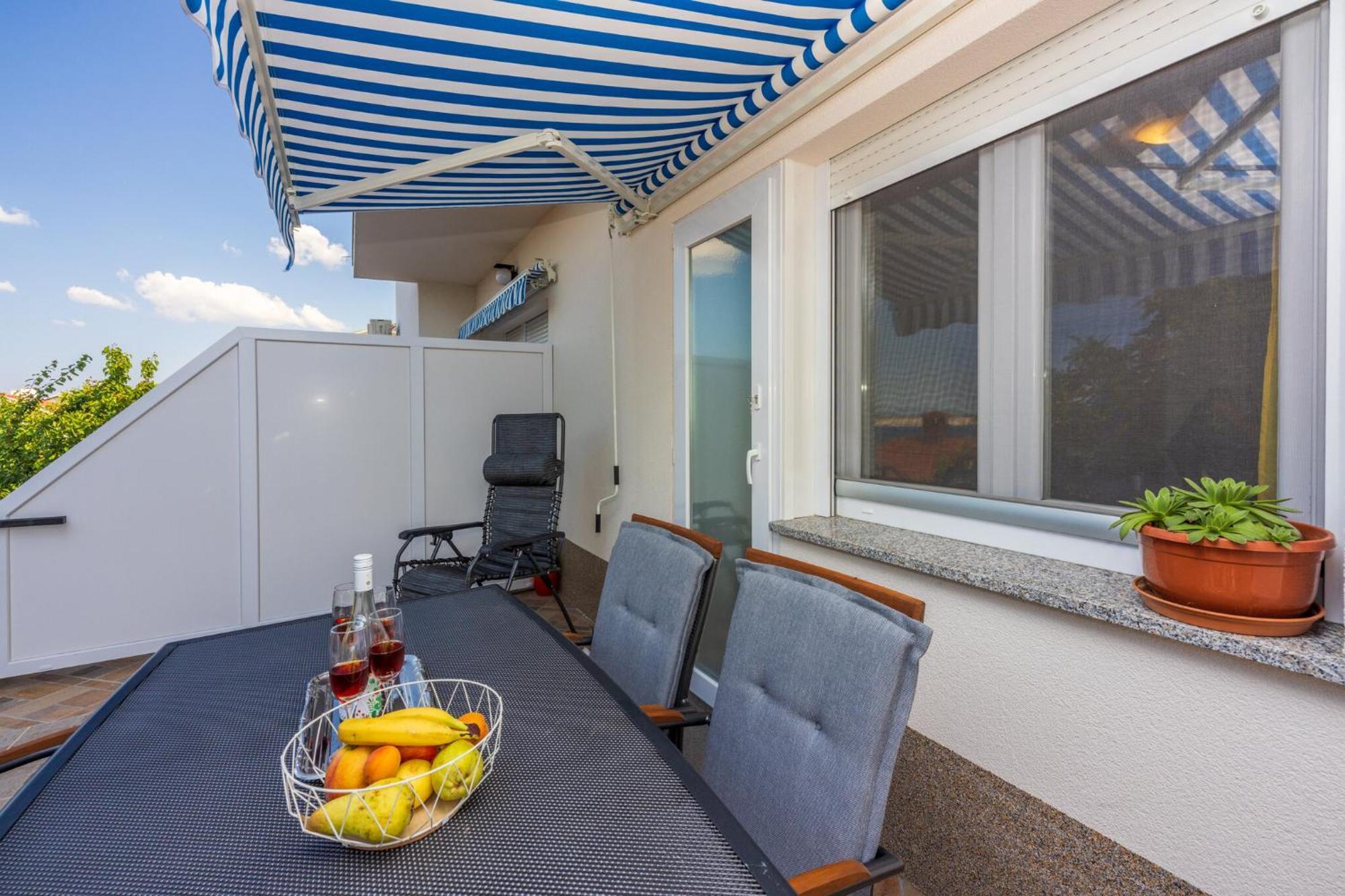 Apartmani Azur Dramalj Esterno foto